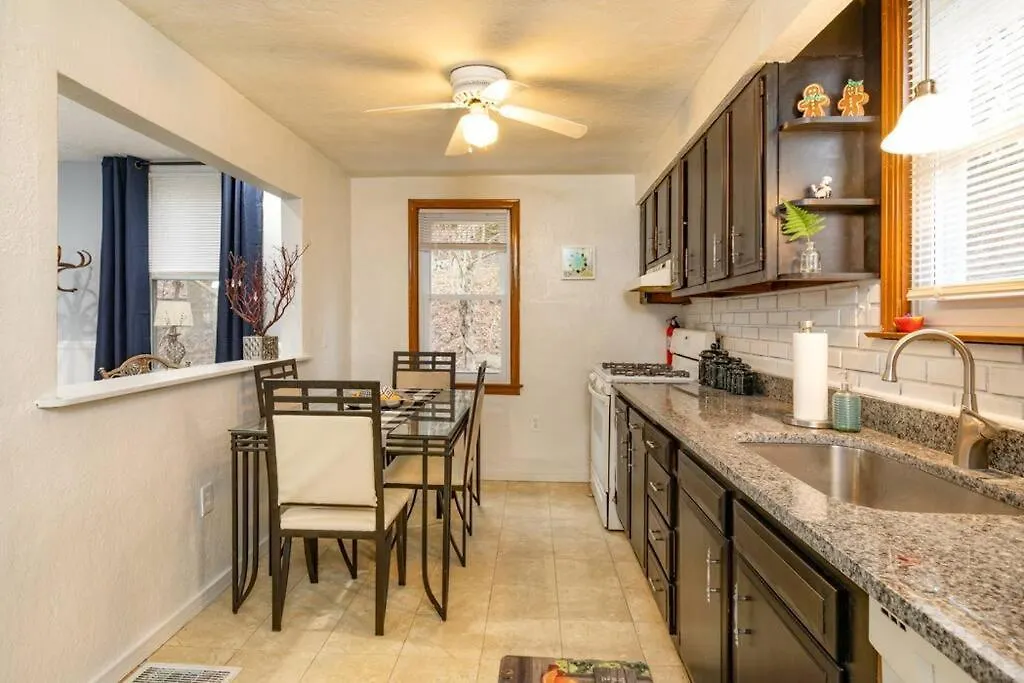 Stylish And Refined With Easy City Access Pittsburgh