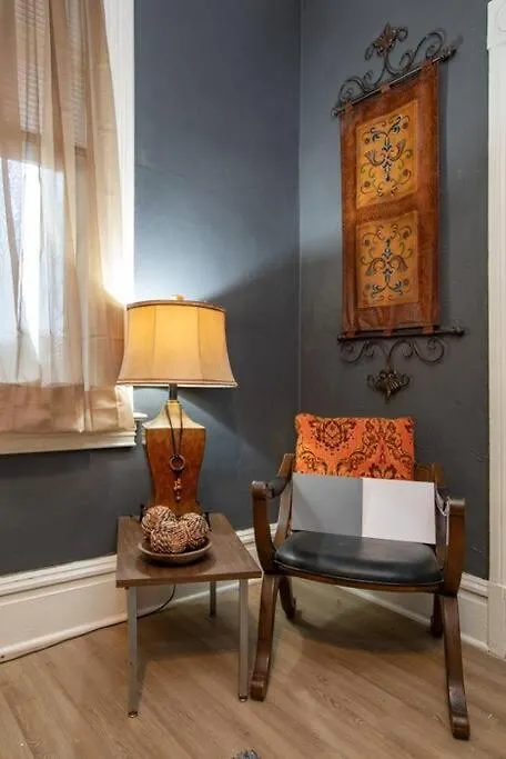 Stylish And Refined With Easy City Access Pittsburgh Daire